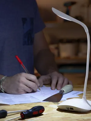 Nabíjateľná dotyková LED stolová lampa Lum2Go InnovaGoods