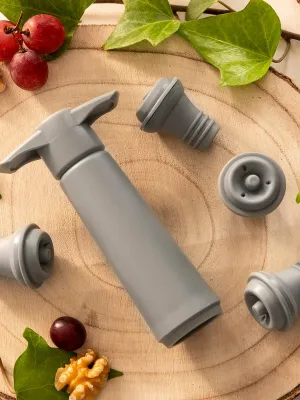 Vákuová pumpa a zátky na víno Winuum InnovaGoods (4 vrchnáky)