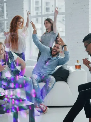 Nabíjateľný LED projektor s reproduktorom Istarlyt InnovaGoods