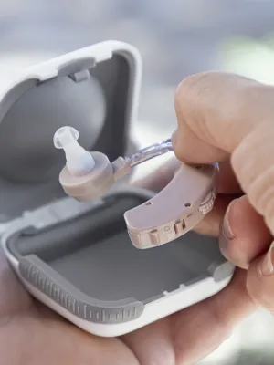 Zosilňovač zvuku za ucho s príslušenstvom Welzy InnovaGoods 1 kusov