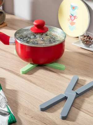 Jednoduchá skladacia silikónová trojnožka Folvet InnovaGoods 2 kusov